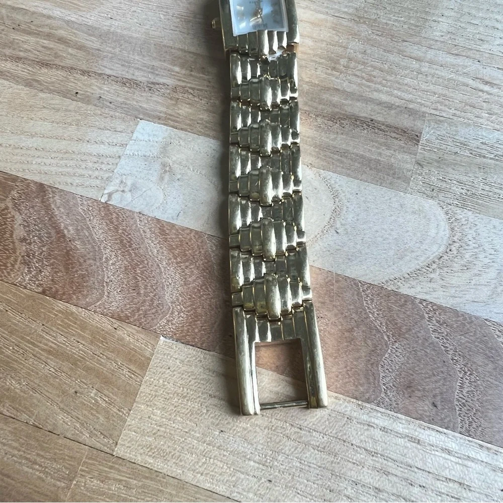 Bill Blass ladies rectangular gold tone Art Deco style dress Watch NEW BATTERY